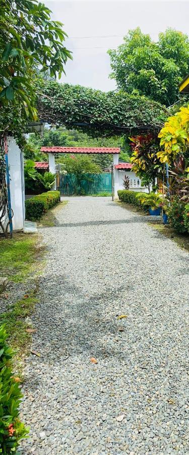 Hospedaje Quepos Exterior photo
