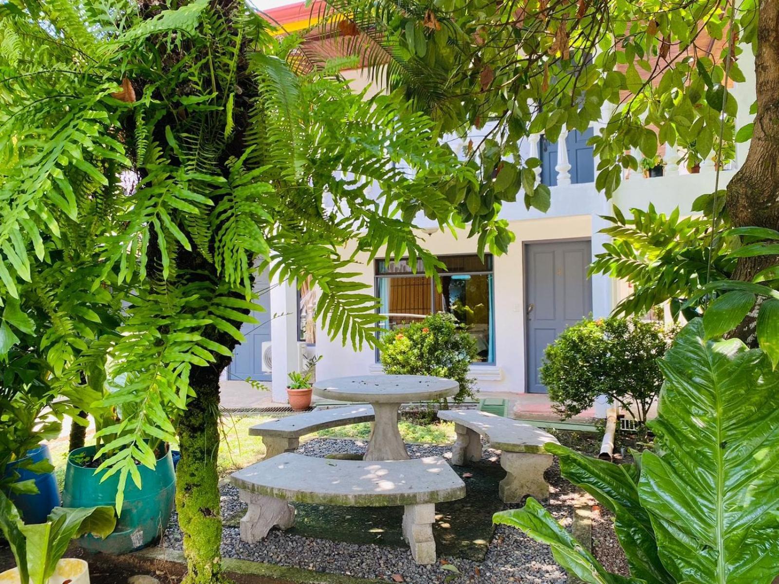Hospedaje Quepos Exterior photo